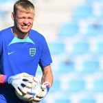 Penjaga gawang Arsenal dan timnas Inggris Aaron Ramsdale saat latihan di Al Wakrah SC Stadium di Al Wakrah, Qatar, pada 24 November 2022. (AFP/PAUL ELLIS)-1674013543