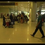 Penumpang di Bandara Sepinggan di Balikpapan, kini punya pilihan penerbangan lebih banyak untuk umrah. (ANTARA/novi abdi)-1674098634