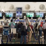 Penumpang pesawat udara di Bandara Internasional Kualanamu Deli Serdang, Sumatera Utara,menjelang Tahun Baru 2023. ((ANTARA/Munawar))-1672634304