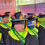 Sejumlah lansia mengikuti wisuda yang digelar oleh BKKBN Perwakilan Jawa Tengah. (ANTARA/HO-BKKBN)-1674525259