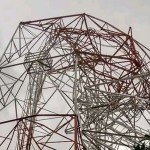 Tower Telkomsel yang patah di Desa Roho, Kabupaten Lembata, dampak dari angin kencang. ANTARA/Ho-Kades Desa Roho-1672641854