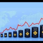 Ilustrasi - Harga minyak naik, dengan peta Dunia di latar belakang. (ANTARA/Shutterstoc/pri.)-1676009446