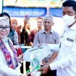 Pemkab Mamuju serahkan 11 ambulans ke kecamatan-1675567714