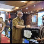 Pemprov Kaltim beri bantuan peralatan UMKM dan IKM Rp10 miliar-1675742739