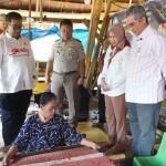 Wamentan apresiasi agrikultur pembuatan kain tenun Sekomandi-1675239589