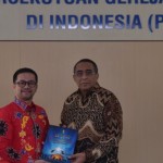 Anggota DPR RI Marinus Gea (kiri)-1699889681