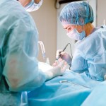 Ilustrasi dokter melakukan operasi (ANTARA/Pexels/Anna Shvets)-1699270229