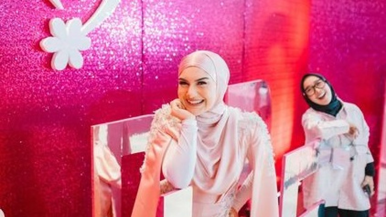 Irish Bella (Instagram)