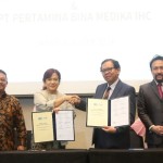 Penandatanganan MoU oleh Direktur Utama IHC drg. Mira Dyah Wahyuni, MARS dan Ketua Pegawai Eksekutif IJN Datuk Dr. Aizai Azan Abdul Rahim-1717509839