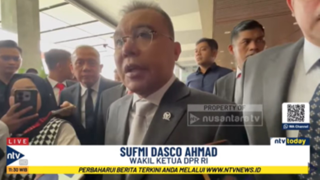 Wakil Ketua DPR Sufmi Dasco Ahmad menjawab pertanyaan wartawan terkait perkembangan usulan pemakzulan Wapres Gibran Rakabuming Raka yang disampaikan Forum Purnawirawan TNI lewat DPR RI