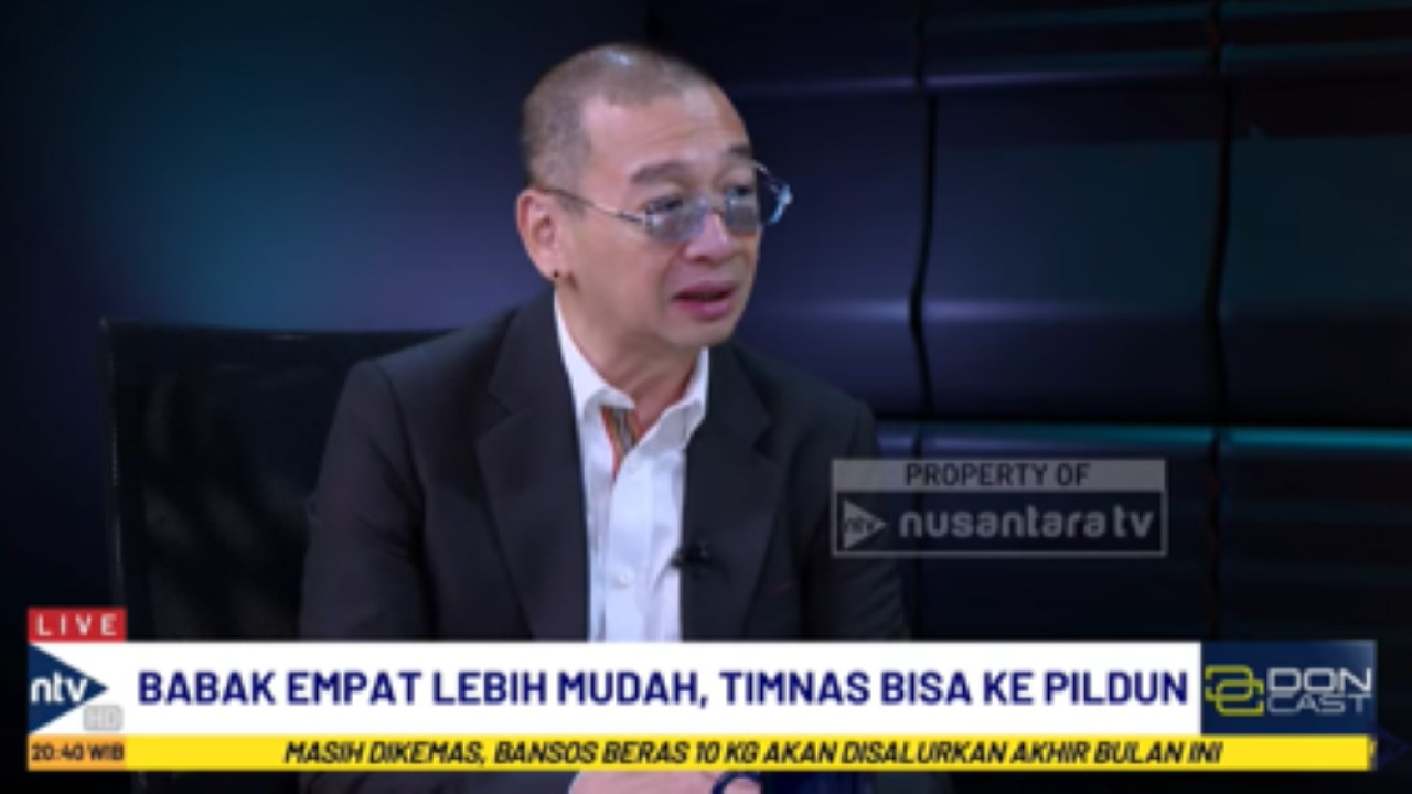 Justinus Lhaksana atau Coach Justin dalam acaraDonCast di Nusantara TV