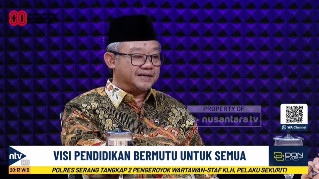 Mendikdasmen Abdul Mu'ti hadir sebagai narasumber program Doncast Nusantara TV pada Kamis, 21 Agustus 2025.