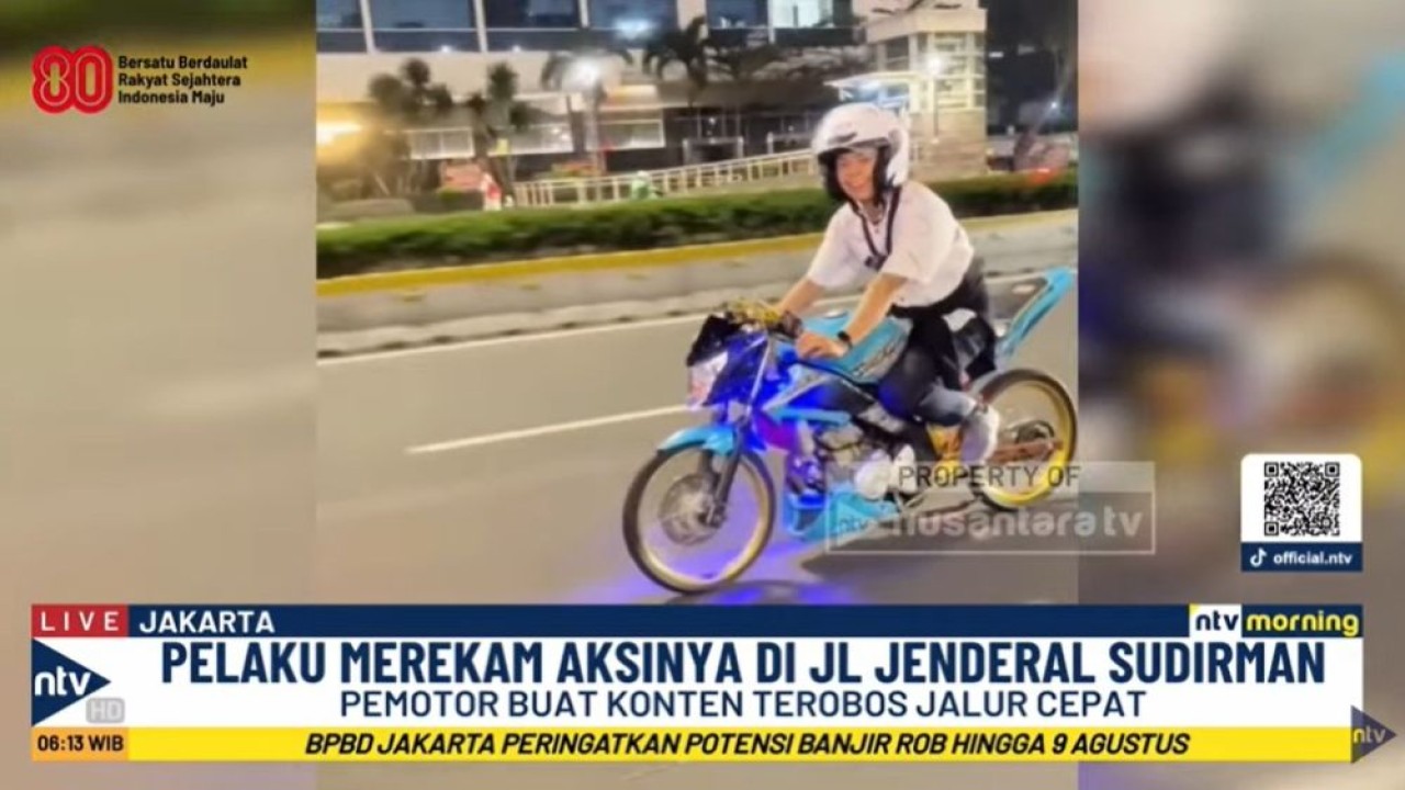 Seorang pengendara motor terobos jalur cepat di Jalan Jenderal Sudirman, Jakarta Pusat, viral di media sosial.