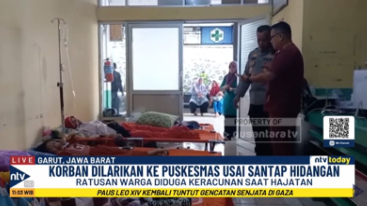 Ratusan warga Garut diduga keracunan makanan harus menjalani perawatan di Puskesmas