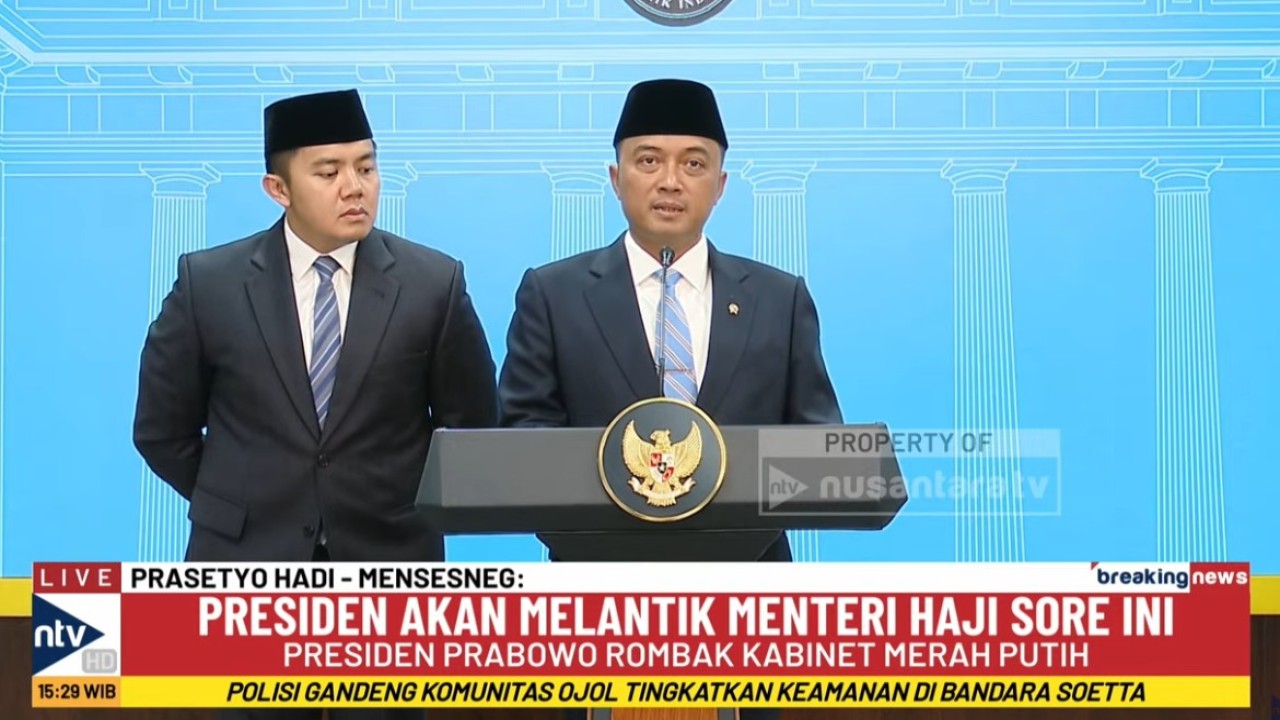 Presiden Prabowo Subianto melakukan reshuffle 5 kementerian dan melantik Menteri Haji-Umrah.