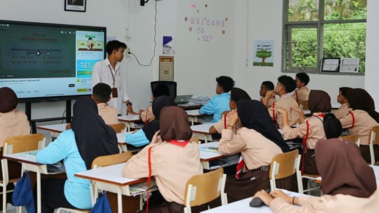 Suasana semangat belajar terasa di Sekolah Rakyat Menengah Pertama (SRMP) 11 Bandung Barat di Kecamatan Cisarua, Kabupaten Bandung Barat/ist