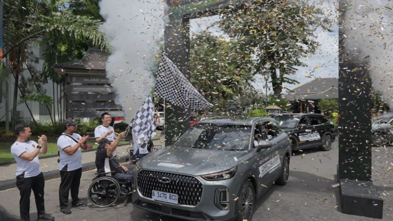 Chery Indonesia bersama NPC Indonesia melepas keberangkatan atlet muda menuju Asian Youth Para Games 2025 di Dubai. (Foto: Istimewa/Chery Indonesia)