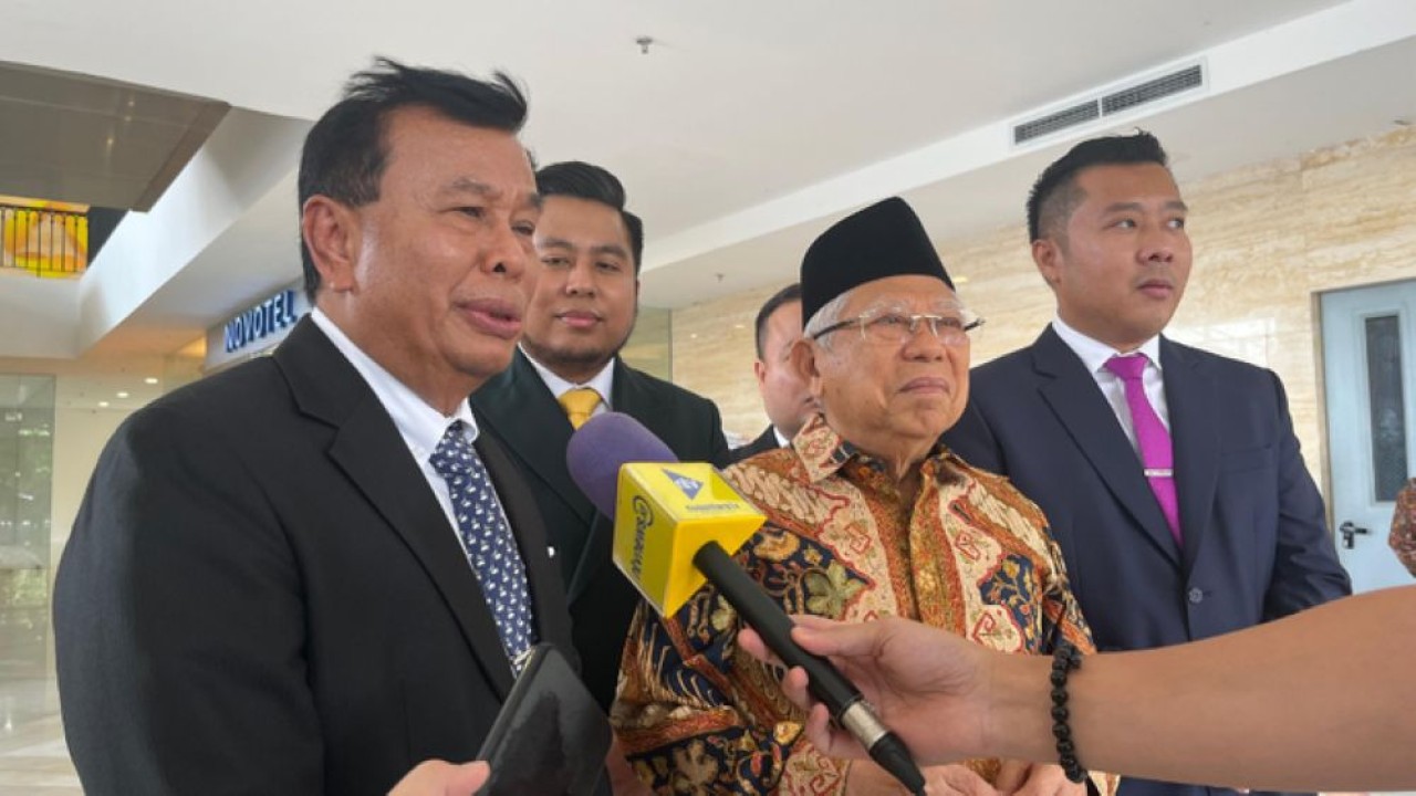 Presiden Komisaris NT Corporation Nurdin Tampubolon dan Ma'ruf Amin saat diwawancarai usai Grand Launching Novotel Jakarta Pulomas. (Foto: NTVNews.id/Adiansyah)