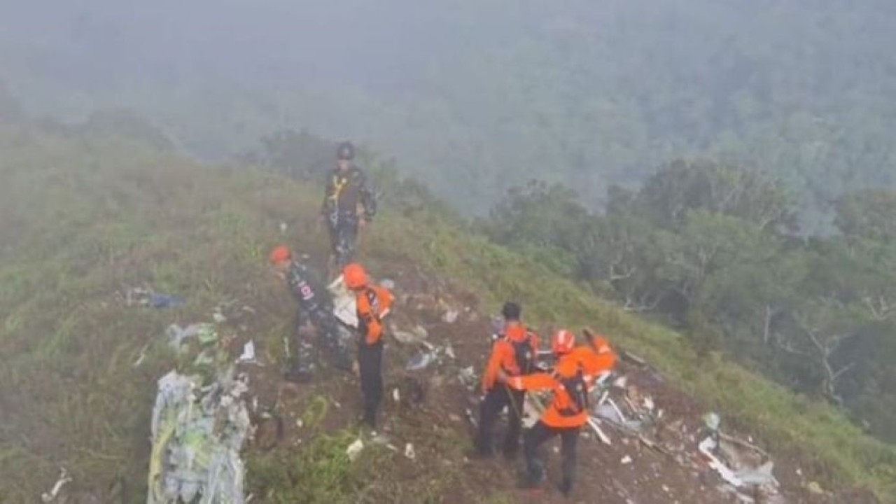 Badan Pesawat ATR 42-500 ditemukan di Gunung Bulusaraung (Foto: Dok/NTVNews.id)
