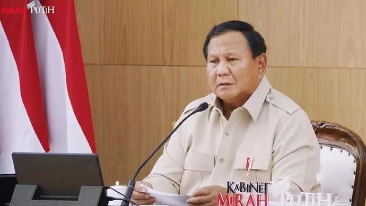 Tangkapan layar - Presiden RI Prabowo Subianto menyampaikan taklimat dalam agenda retret jilid II yang diikuti anggota Kabinet Merah Putih di Padepokan Garuda Yaksa, Hambalang, Kabupaten Bogor, Jawa Barat, Selasa 6 Januari 2026. ANTARA/HO-BPMI Sekret (Antara)