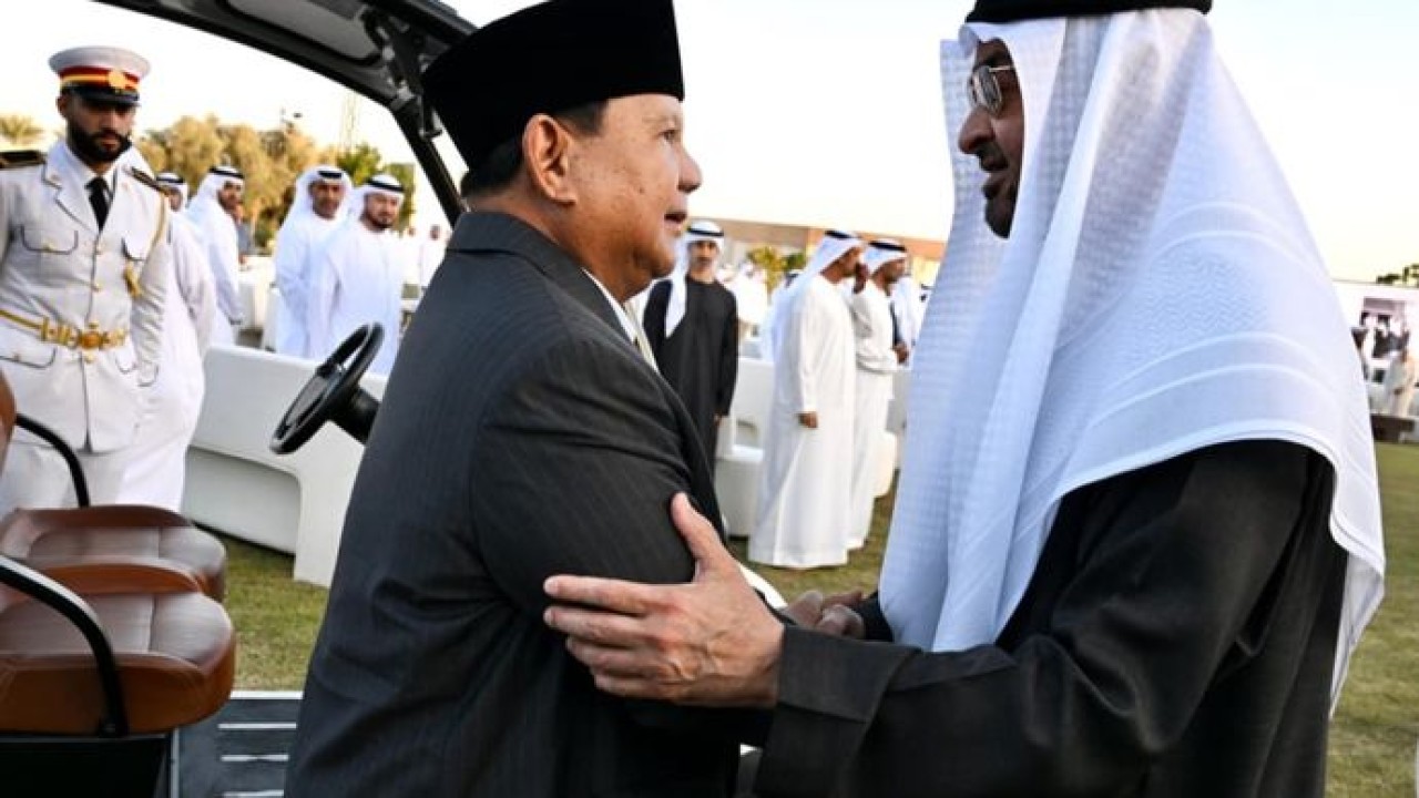 Presiden Republik Indonesia Prabowo Subianto dan Presiden Persatuan Emirat Arab (PEA) Sheikh Mohammed bin Zayed Al Nahyan (MBZ) (Sekretariat Presiden)