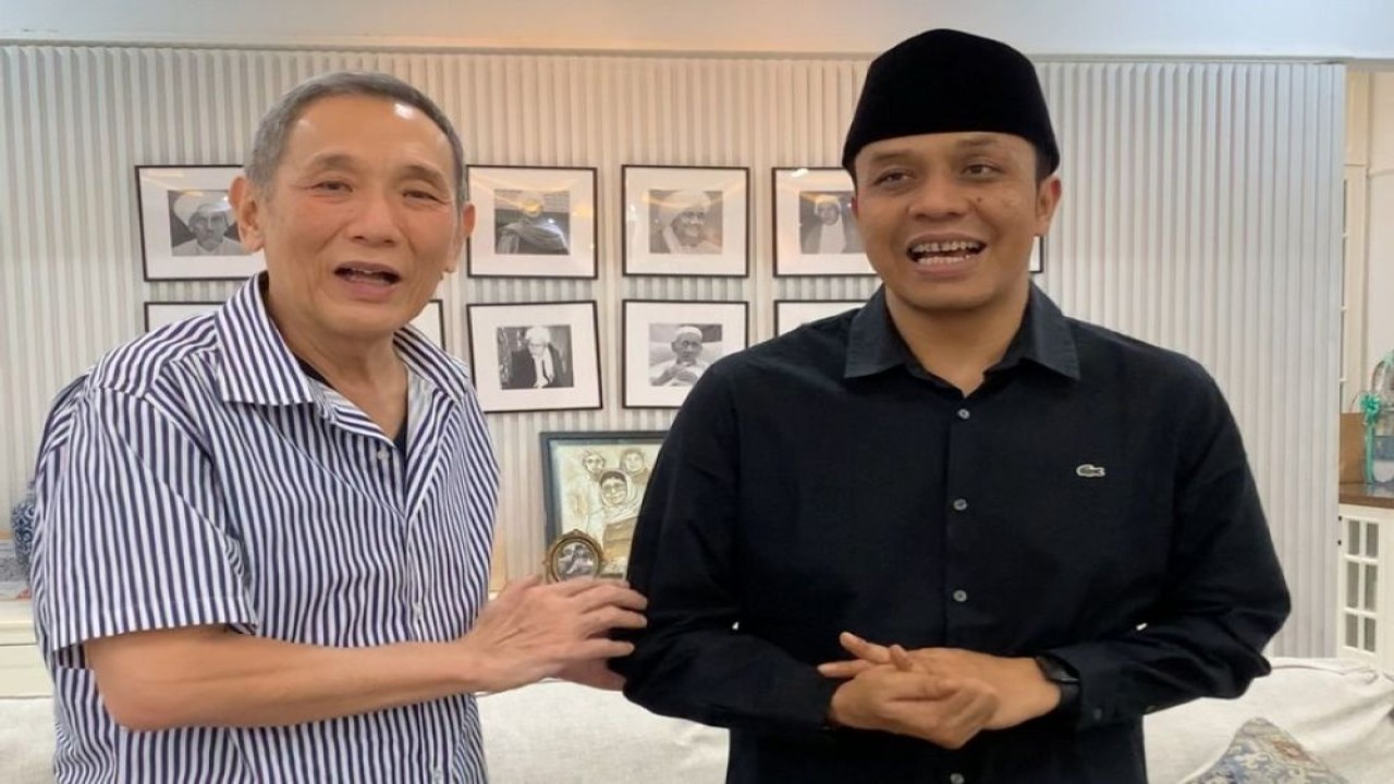 Jusuf Hamka bertemu dengan pengasuh pesantren, Gus Kautsar, putra dari pendiri pesantren, KH Nurul Huda Djazuli. (Foto: Dok/Istimewa)