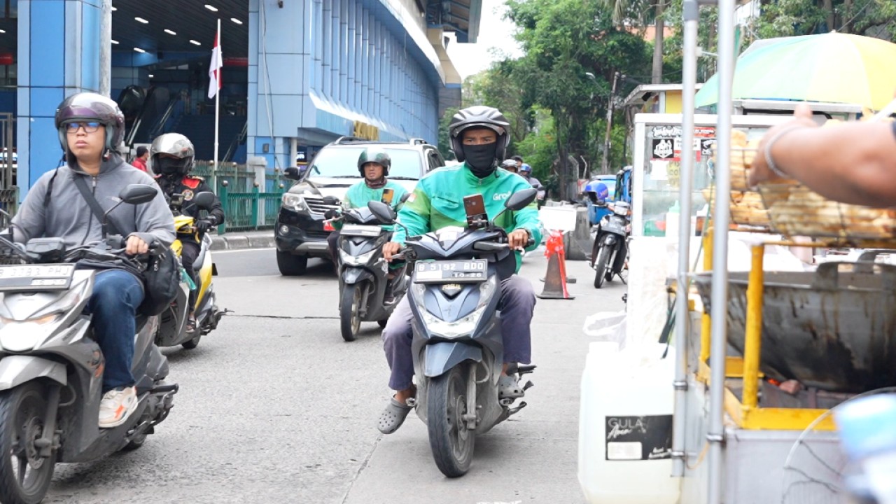 Kebijakan pemerintah yang menetapkan Bonus Hari Raya (BHR) membawa berkah bagi para pengemudi ojek online (ojol) menjelang Lebaran 2026. (Foto: Dok/Istimewa/Bakom RI)