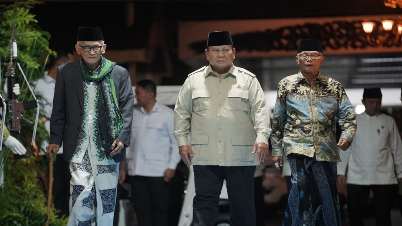 Presiden Prabowo Subianto menggelar silaturahmi dengan para kiai, pimpinan pondok pesantren, dan tokoh agama Islam di Istana Merdeka, Jakarta, Kamis (5/3/2026). (Foto: Dok/Istimewa/Bakom RI)