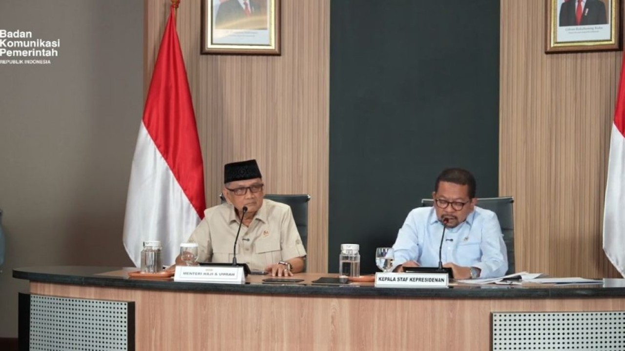 Kepala Kantor Staf Kepresidenan (KSP), Muhammad Qodari (kanan) dalam konferensi pers di Jakarta, Rabu (15/4/2026).  (Foto: Dok/Istimewa/Bakom RI)