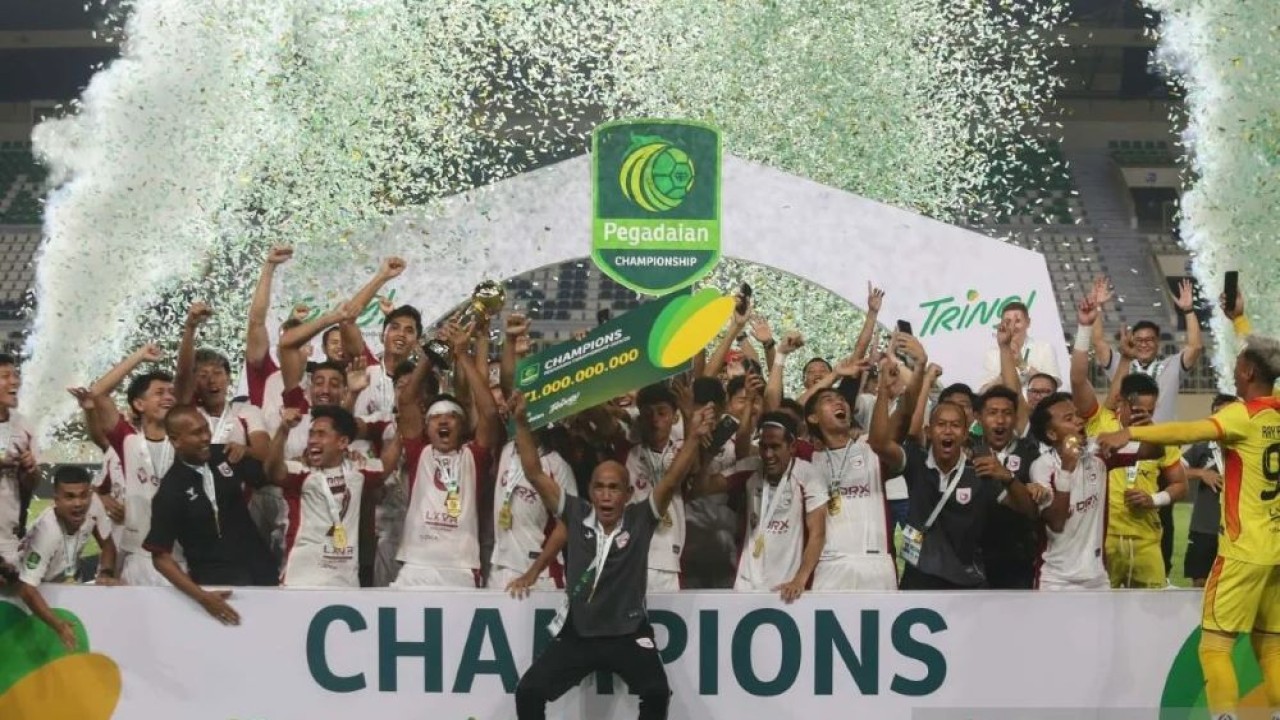 Para pemain Garudayaksa FC berselebrasi usai mengalahkan PSS Sleman pada final Championship Liga 2 2025-2026 di Stadion Maguwoharjo, Sleman, D.I Yogyakarta, Sabtu (9/5/2026). Garudayaksa FC juara Liga 2 setelah mengalahkan PSS Sleman melalui adu penalti 4-3. ANTARA FOTO/ Andreas Fitri Atmoko/wsj.