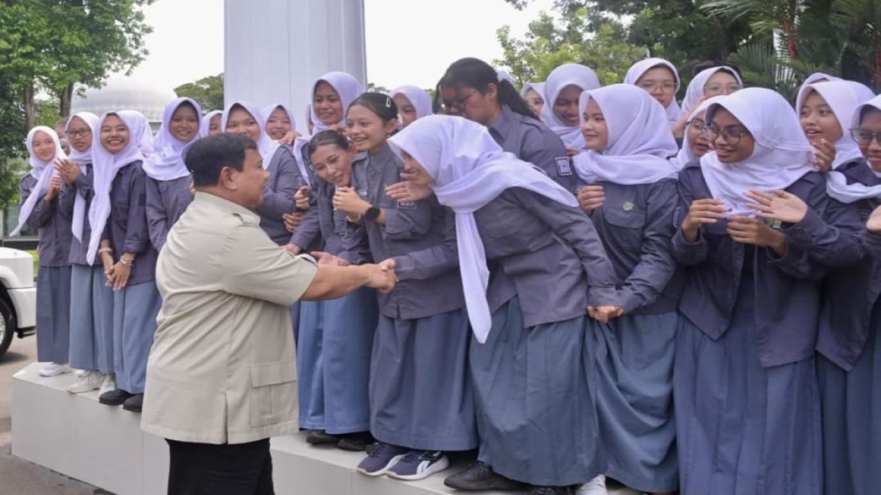 Kunjungan ke Istana Kepresidenan Jakarta melalui program "Istana untuk Anak Sekolah" meninggalkan kesan mendalam bagi para pelajar yang tergabung dalam Forum OSIS Jawa Barat (FOJB). (Foto: Sekretariat Presiden)