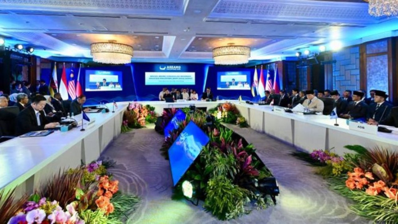 Presiden Prabowo Subianto di Konferensi Tingkat Tinggi (KTT) Khusus Brunei Darussalam-Indonesia-Malaysia-Philippines East ASEAN Growth Area (BIMP-EAGA) yang menjadi bagian dari rangkaian KTT ke-48 ASEAN di Cebu. (Foto: Sekretariat Presiden)