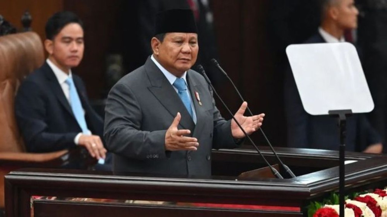 Presiden Prabowo Subianto menyampaikan pidato dalam Sidang Tahunan MPR RI dan Sidang Bersama DPR-DPD RI Tahun 2025 di Gedung Nusantara, Kompleks Parlemen, Jakarta, Jumat, 15 Agustus 2025. (Foto: Antara)