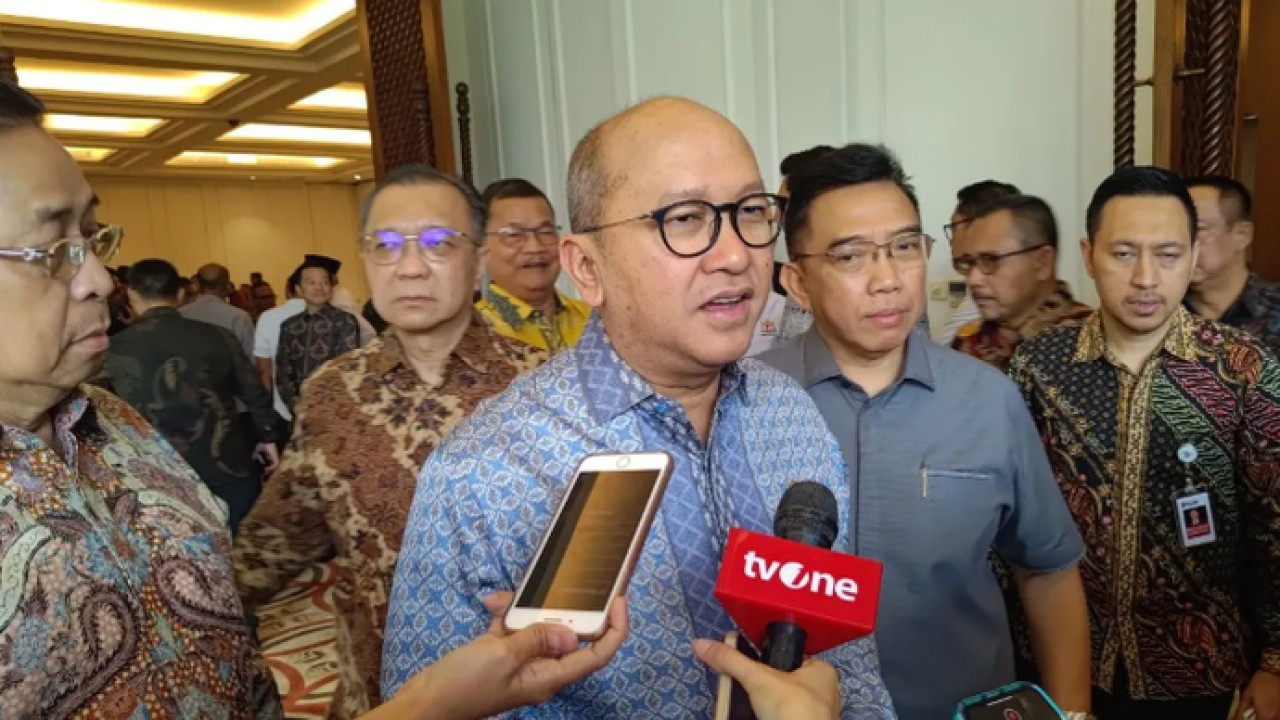 Menteri Investasi dan Hilirisasi Rosan Roeslani memberikan keterangan kepada wartawan usai menghadiri acara (Antara)