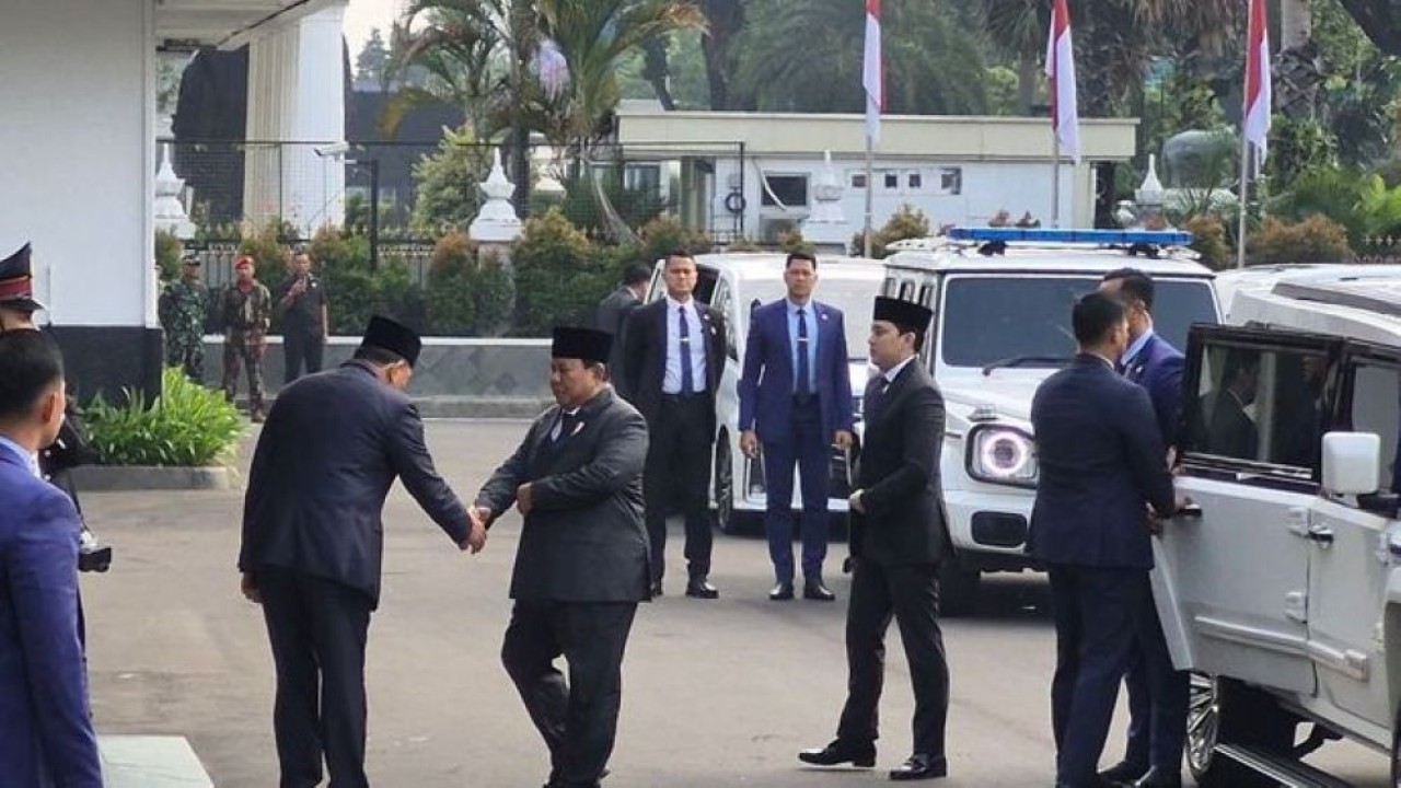 Presiden Prabowo Subianto menghadiri upacara persemayaman mantan Menteri Pertahanan (Menhan) Ryamizard Ryacudu di Kantor Kementerian Pertahanan (Kemhan), Jakarta, Senin 1 Juni 2026. (Foto: Ntvnews.id-Muslimin Trisyuliono)
