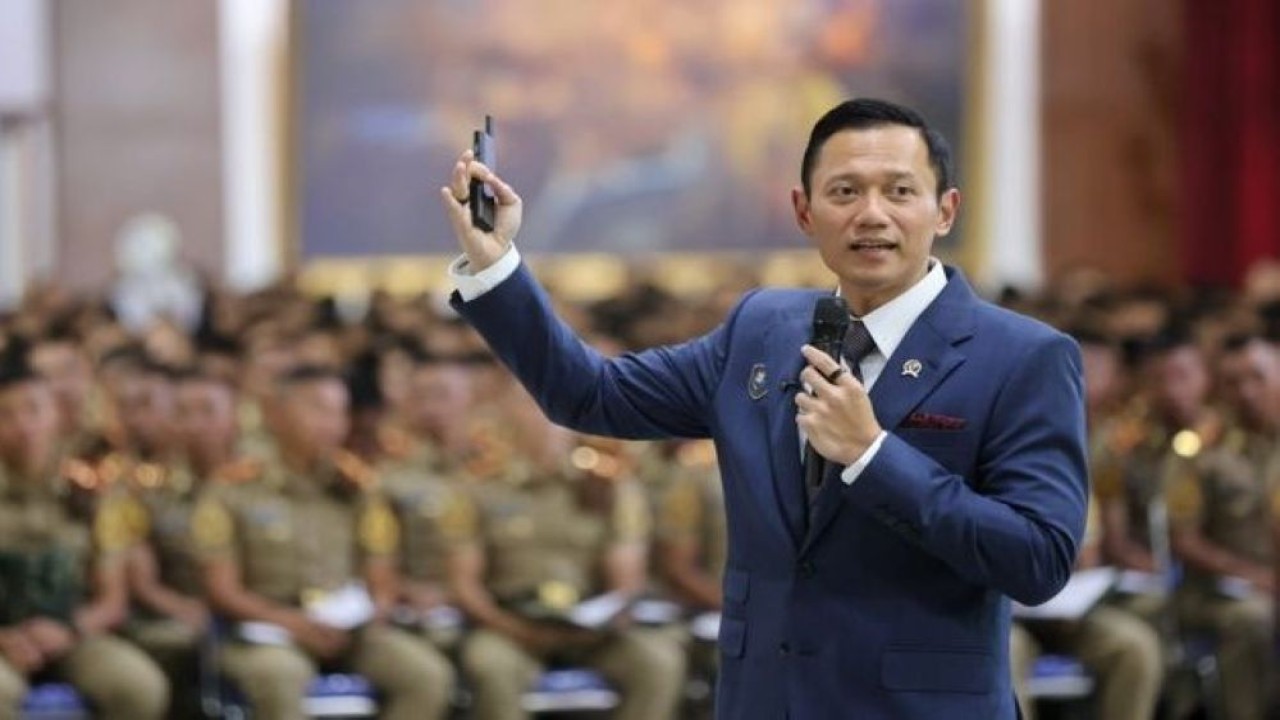 Menteri Koordinator Bidang Infrastruktur dan Pembangunan Kewilayahan Agus Harimurti Yudhoyono (AHY) menekankan pentingnya pemahaman terhadap geopolitik dan geoekonomi bagi calon perwira TNI. (Foto: Dok/Istimewa)