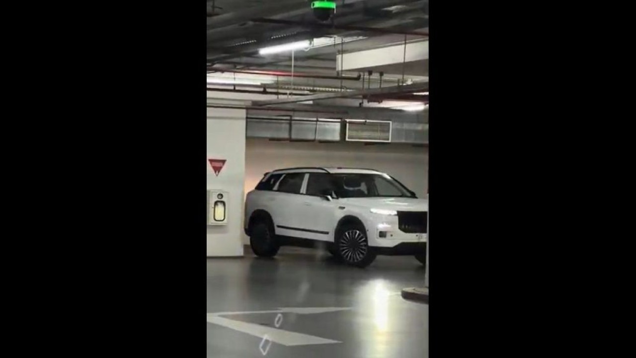Teknologi Intelligent Parking Jaecoo menawarkan solusi parkir otomatis. (Foto: Tangkapan layar)