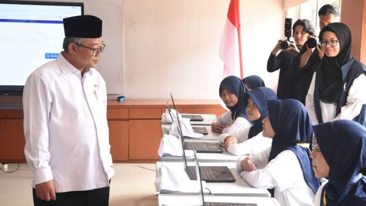 Mendikdasmen Abdul Mu'ti menyatakan Sekolah Nasional Terintegrasi (SNT) merupakan wujud dari visi Presiden Prabowo Subianto dalam menghadirkan pendidikan berkualitas bagi anak-anak Indonesia. (Foto: Istimewa)