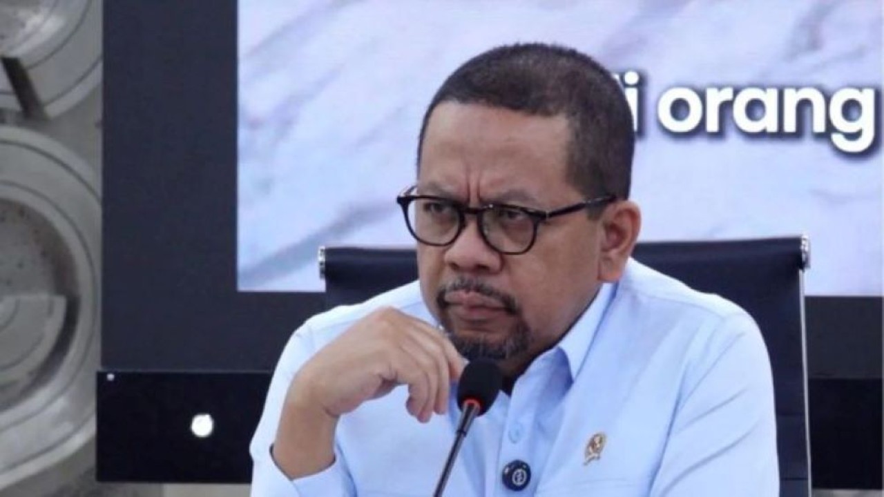 Kepala Badan Komunikasi Pemerintah (Bakom) Muhammad Qodari memberikan pemaparan dalam konferensi pers Update Program Prioritas di Auditorium Bakom, Jakarta, Rabu, 19 Agustus 2026. (Antara)