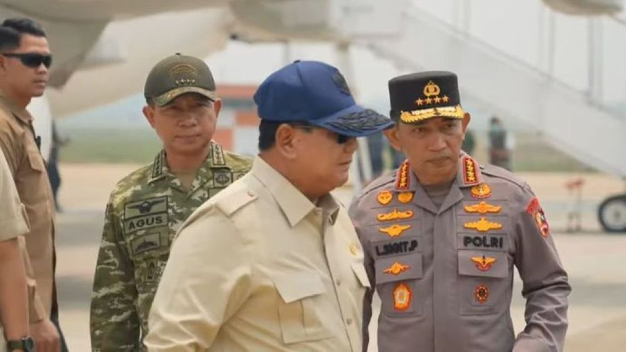 Presiden Prabowo Subianto tiba di Kalimantan. (Foto: YouTube Sekretariat Presiden)