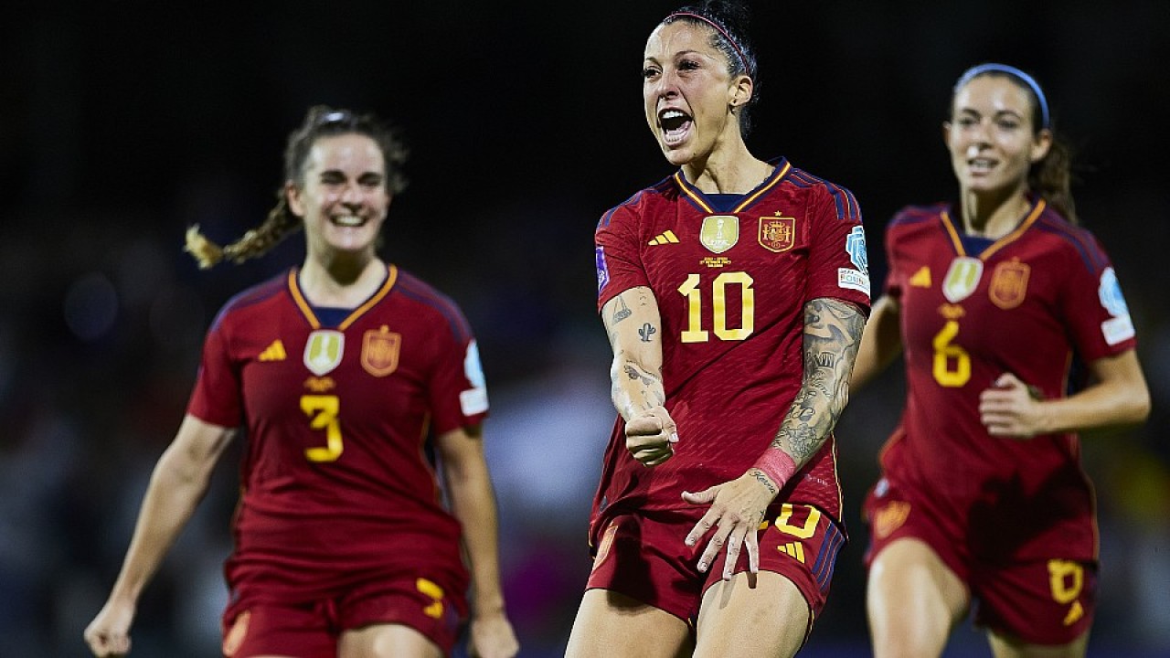 Striker timnas Spanyol, Jeniffer Hermoso sukses membawa timnas wanita Spanyol menjadi juara dunia usai mengalahkan Inggris 1-0 pada final Piala Dunia Wanita di Australia tahun lalu. (Situs RFEF)